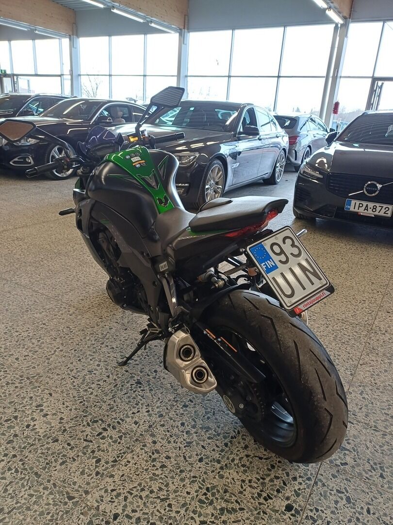 Kawasaki Z 2021 Musta