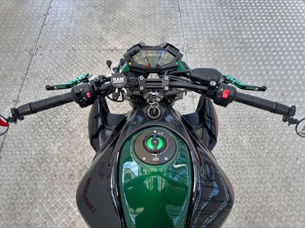 Kawasaki Z 2017 Musta