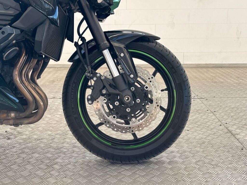 Kawasaki Z 2017 Musta