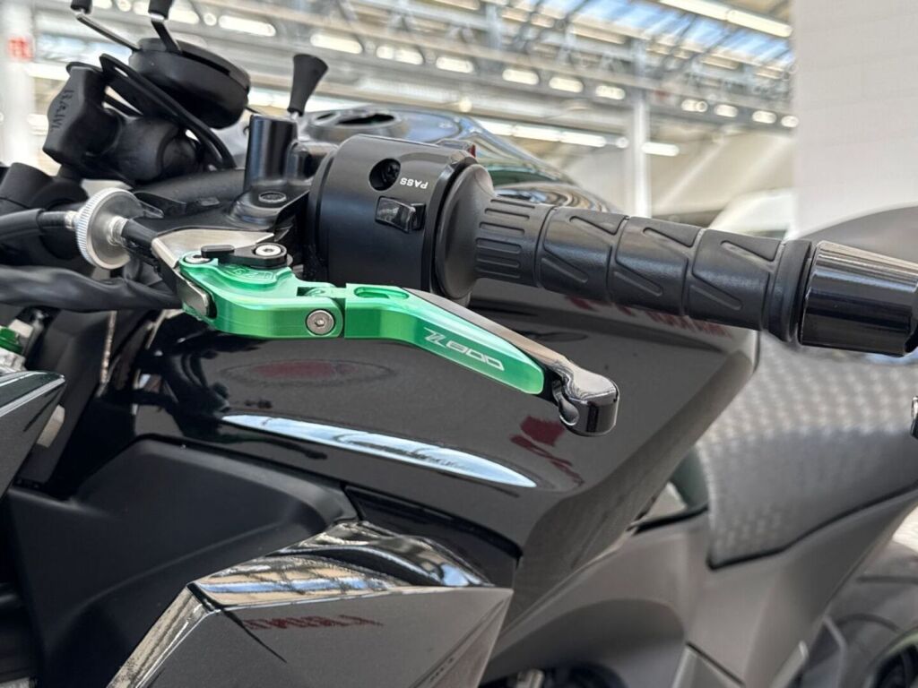 Kawasaki Z 2017 Musta