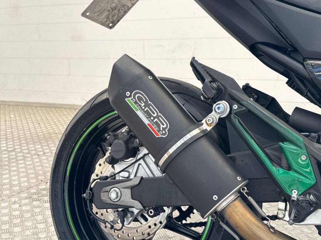 Kawasaki Z 2017 Musta