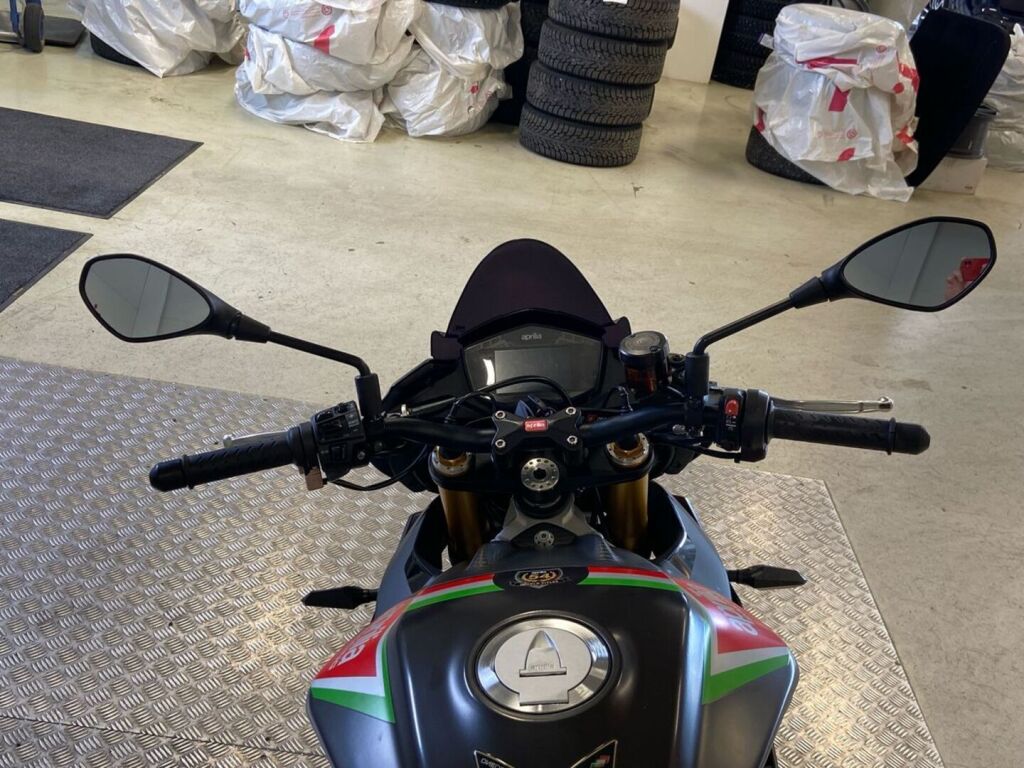 Aprilia TUONO 2020 