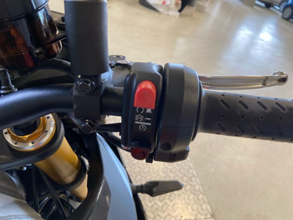 Aprilia TUONO 2020 