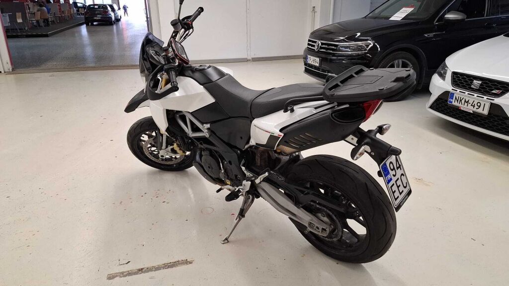 Aprilia DORSODURO 2011 