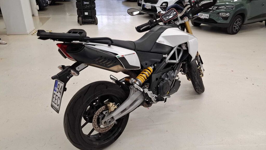 Aprilia DORSODURO 2011 