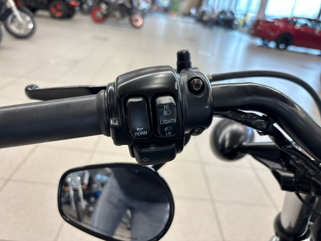 Harley-davidson SPORTSTER 2011 Musta