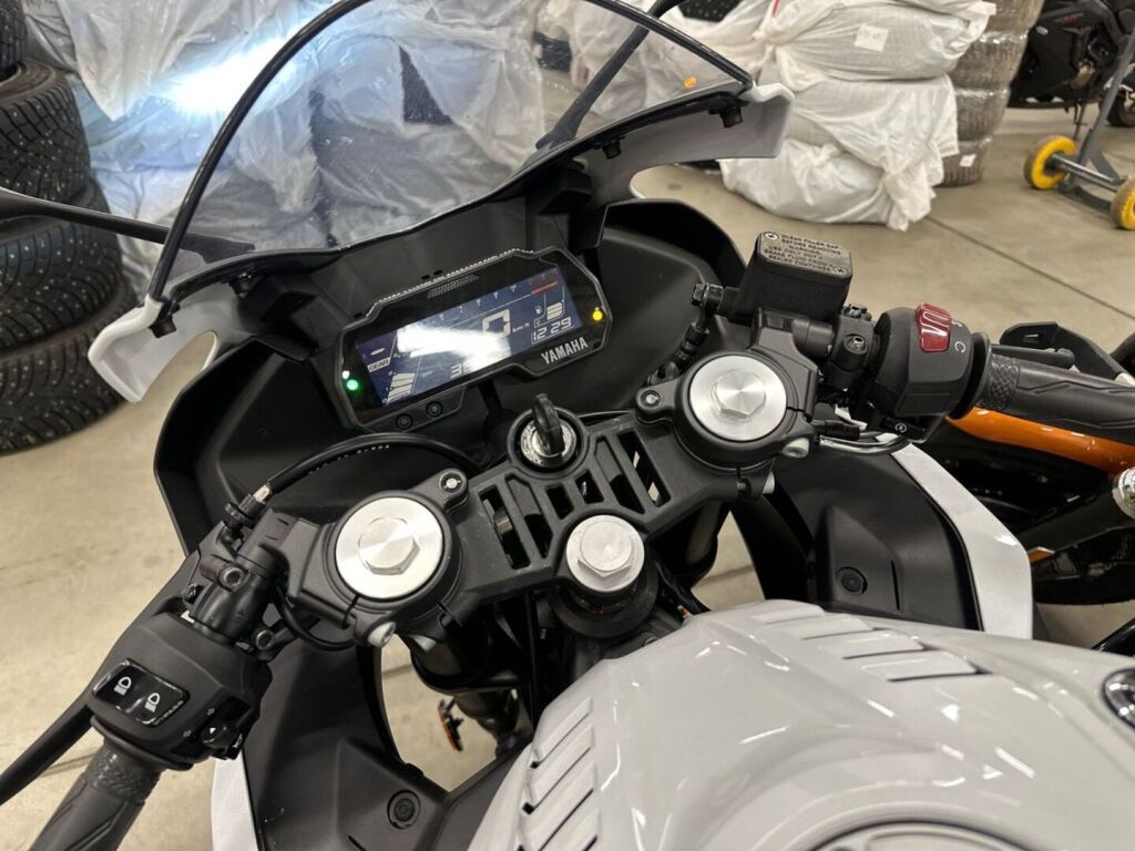 Yamaha YZF-R 2023 