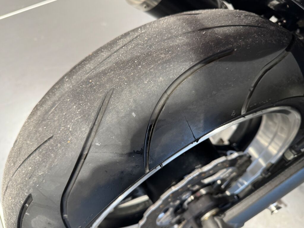 Kawasaki Z 2010 Musta