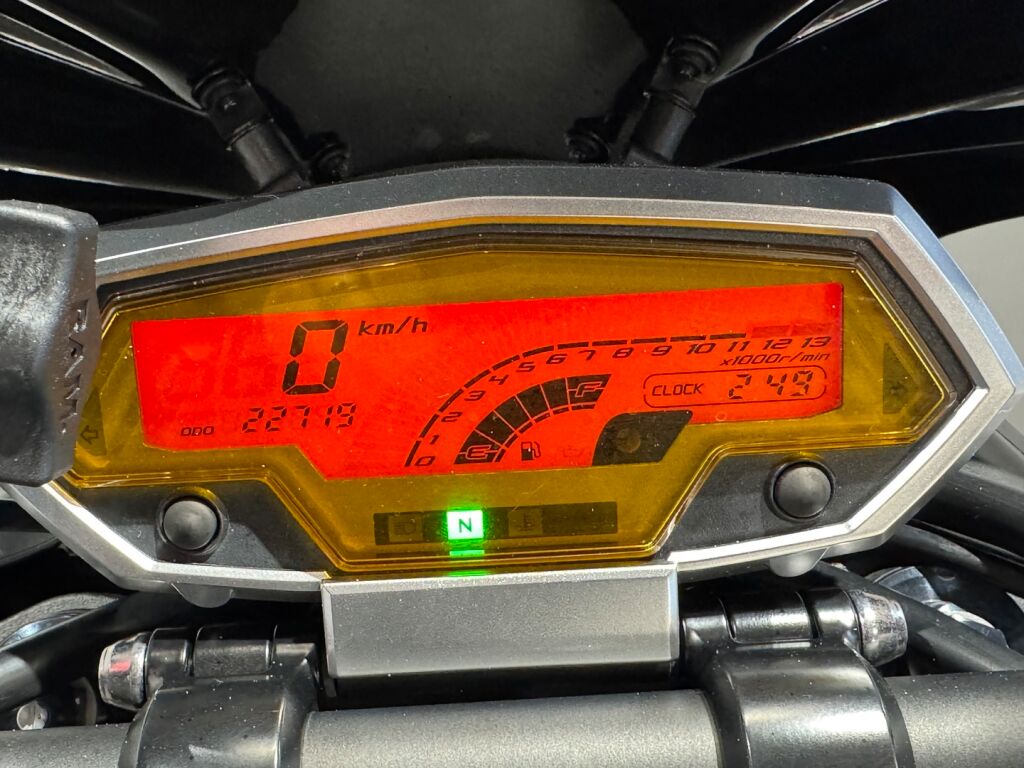 Kawasaki Z 2010 Musta