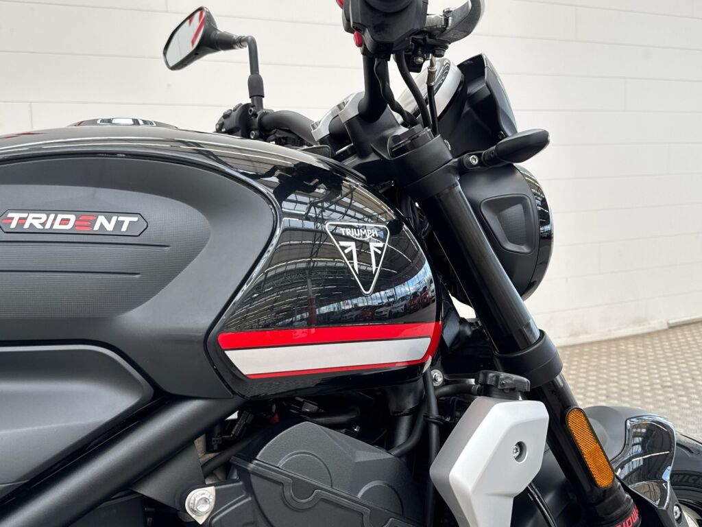 Triumph TRIDENT 2021 