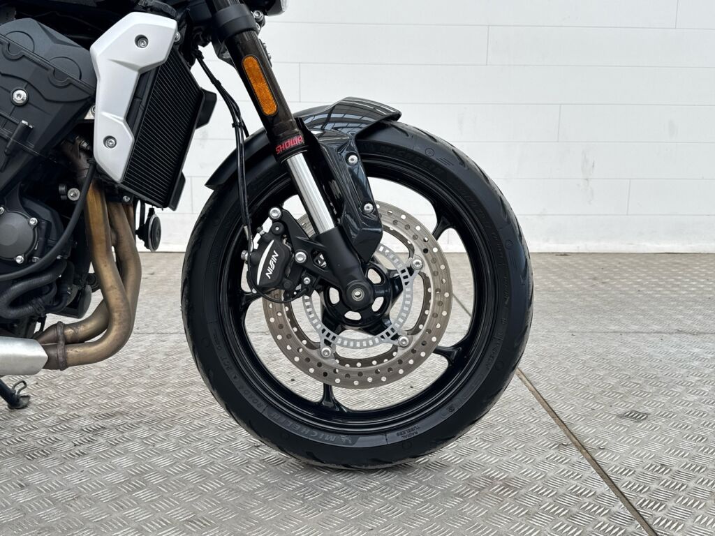 Triumph TRIDENT 2021 