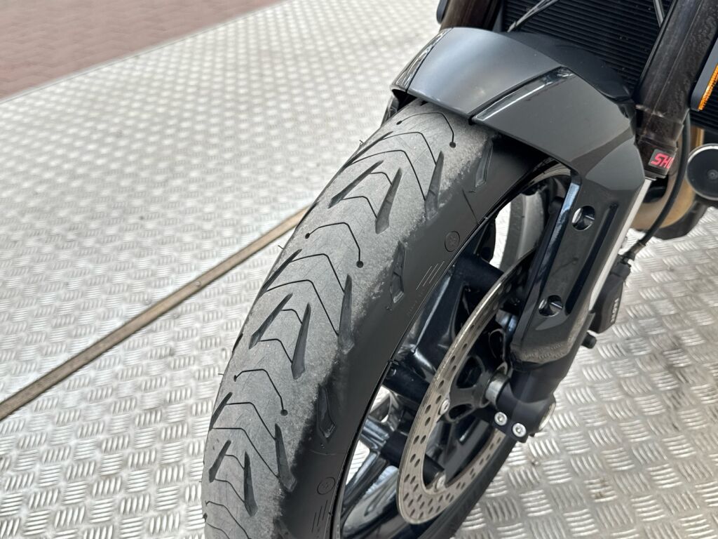 Triumph TRIDENT 2021 