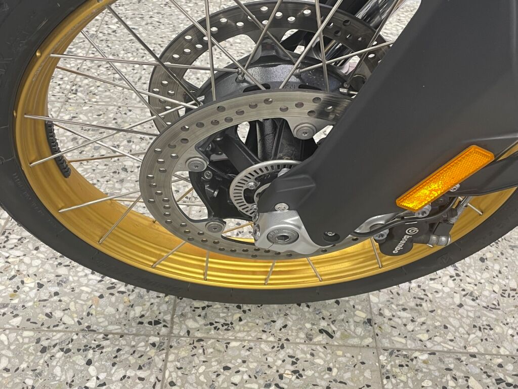 BMW F 2020 Valkoinen