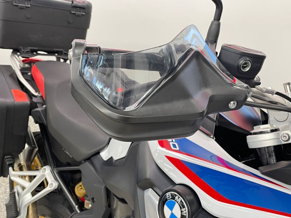 BMW F 2020 Valkoinen