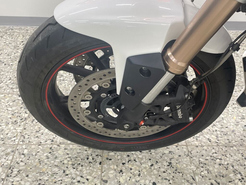 Triumph SPEED TRIPLE 2015 Valkoinen