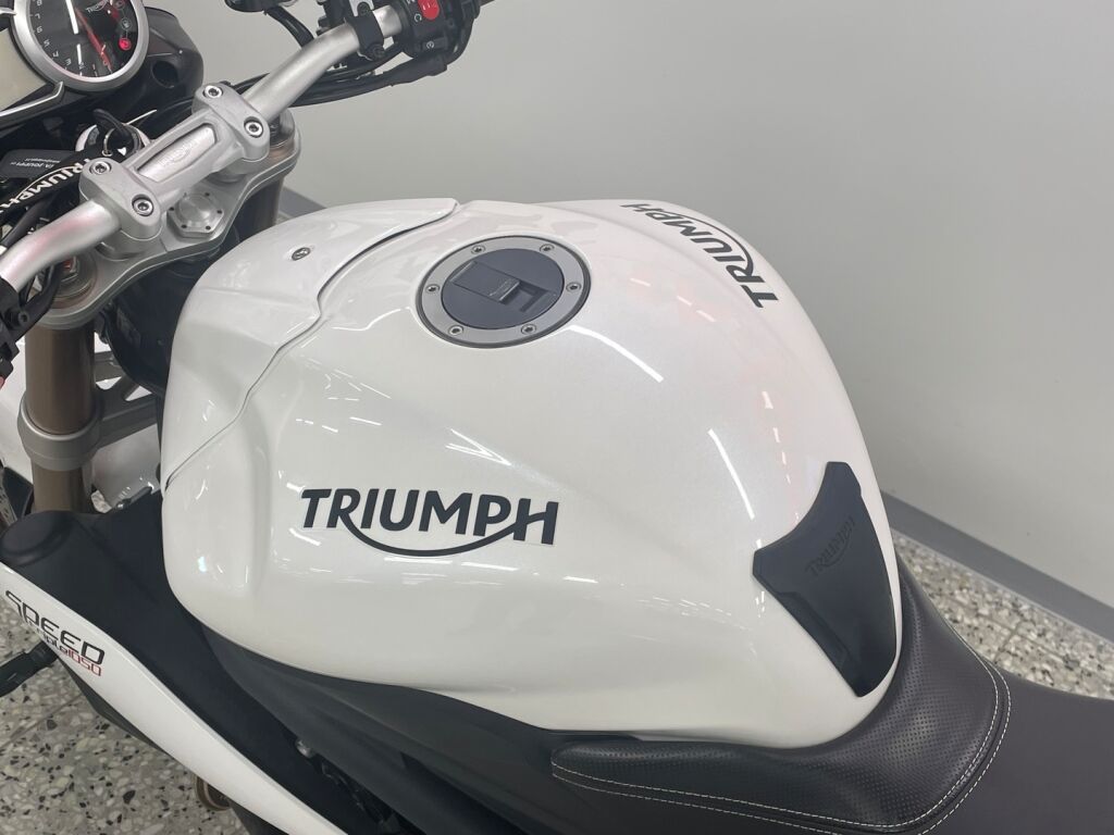 Triumph SPEED TRIPLE 2015 Valkoinen