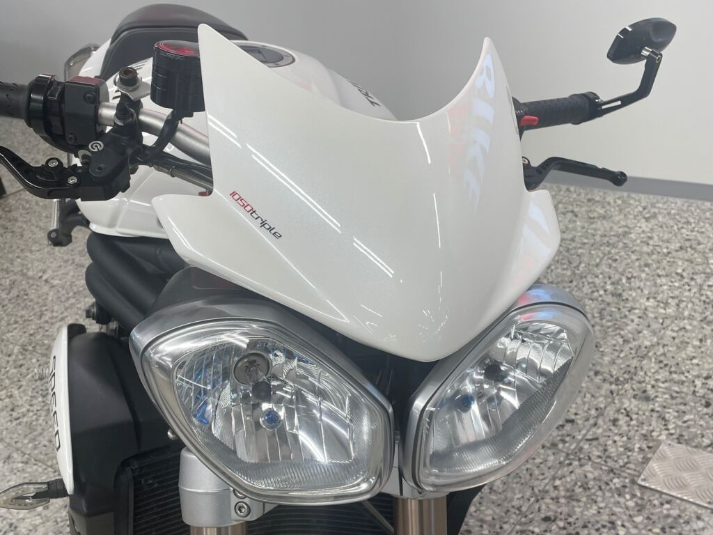Triumph SPEED TRIPLE 2015 Valkoinen