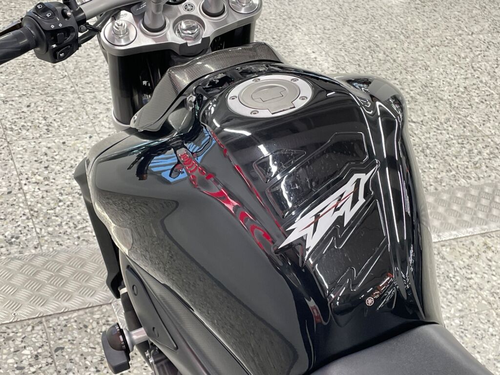 Yamaha FZ1-N 2011 