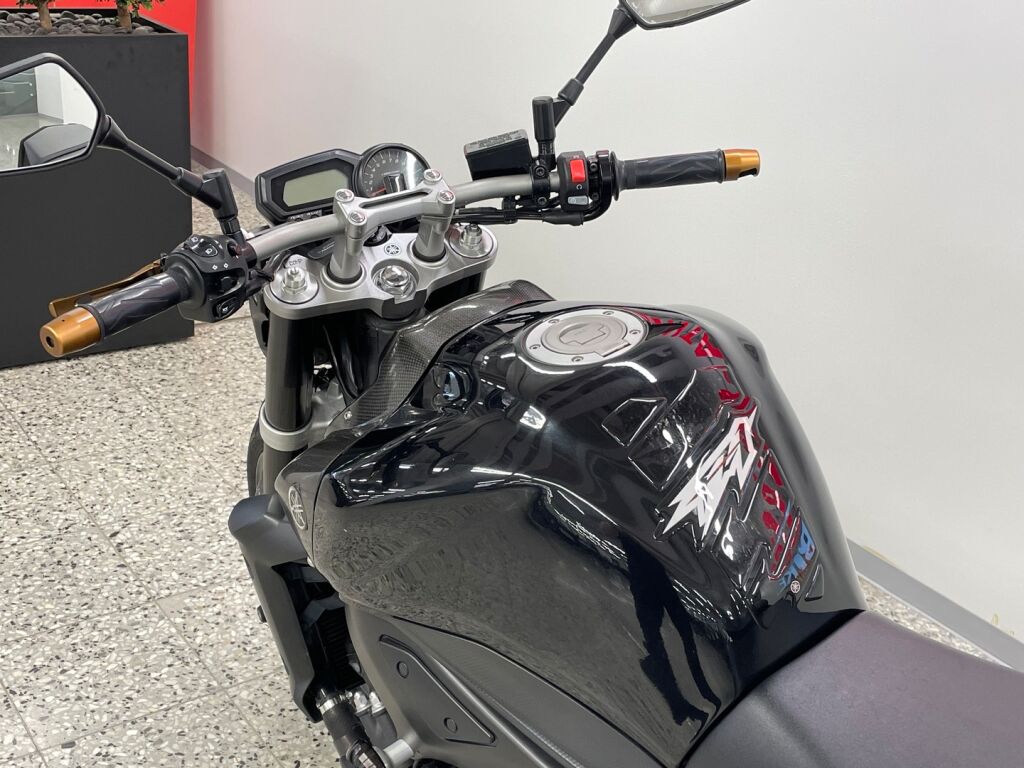 Yamaha FZ1-N 2011 