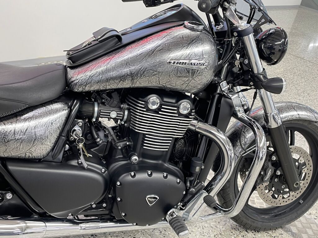 Triumph THUNDERBIRD 2015 
