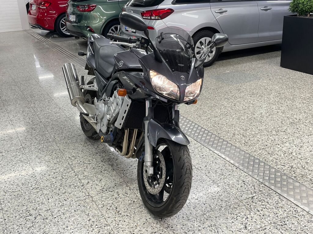 Yamaha FZS 2005 
