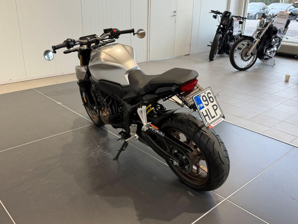 Honda CB 2020 VL O 2