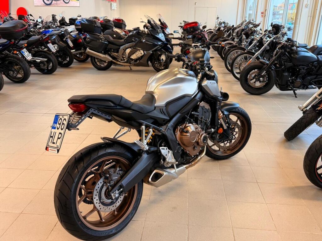 Honda CB 2020 VL O 2