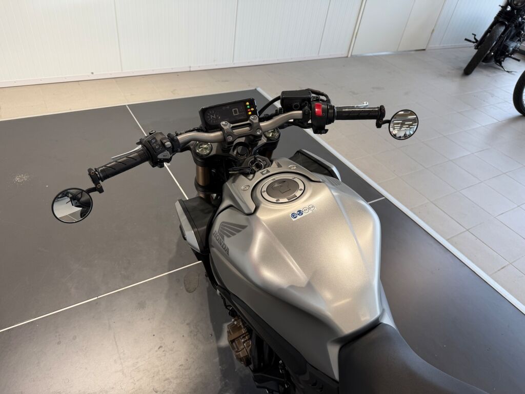 Honda CB 2020 VL O 2