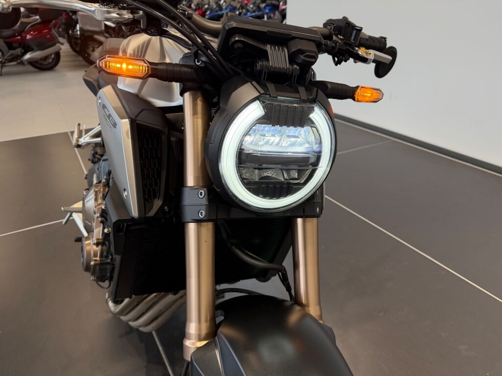 Honda CB 2020 VL O 2