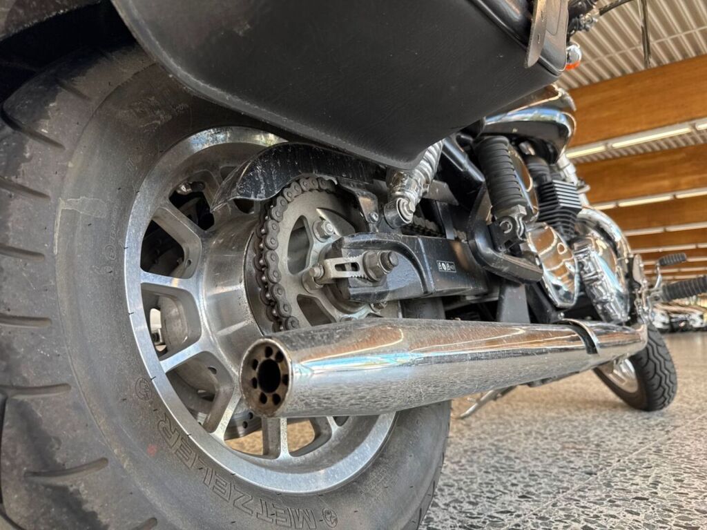 Triumph AMERICA 2010 Musta