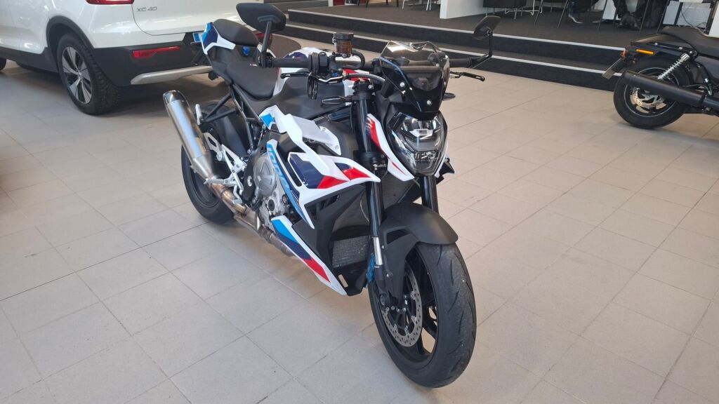 BMW M 2023 Valkoinen