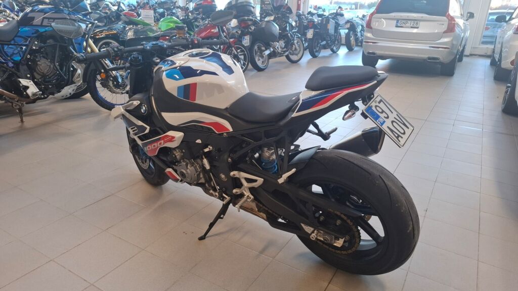 BMW M 2023 Valkoinen