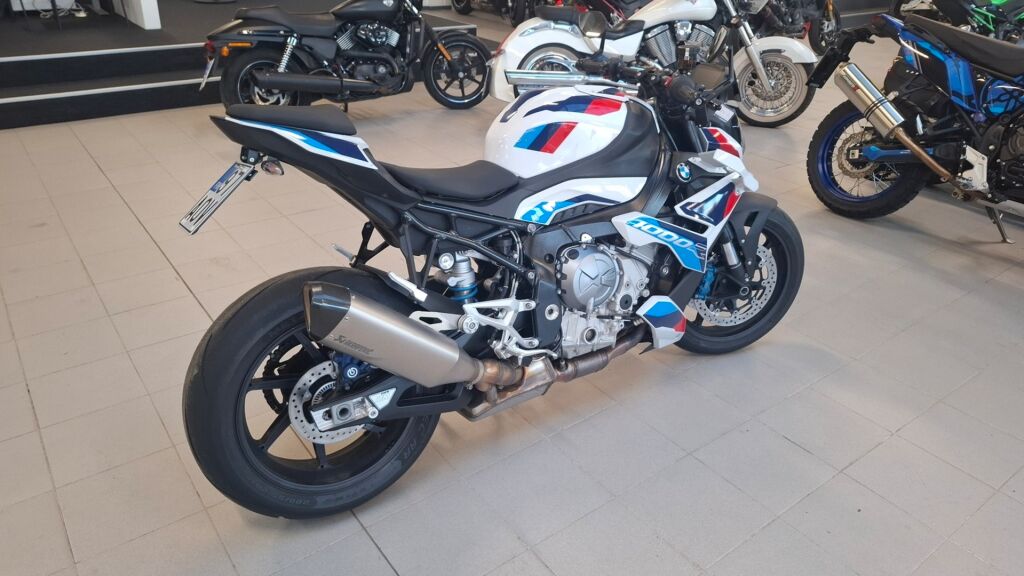 BMW M 2023 Valkoinen