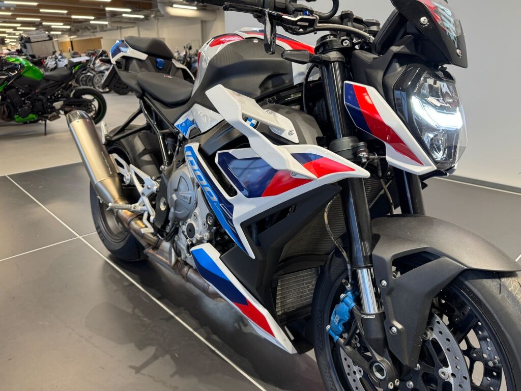 BMW M 2023 Valkoinen