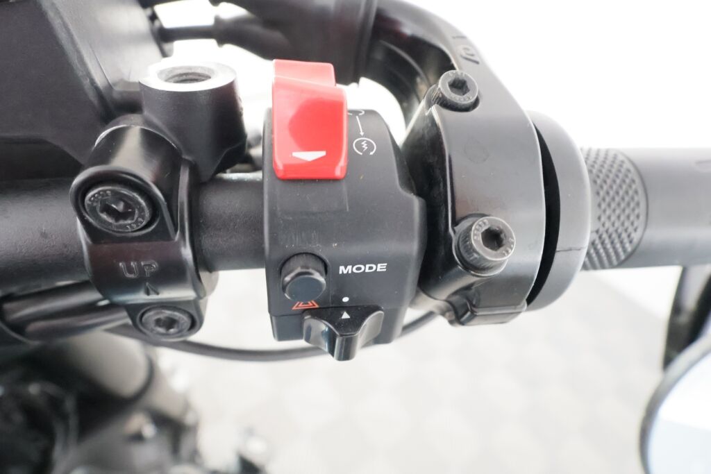 Yamaha XSR 2016 Musta