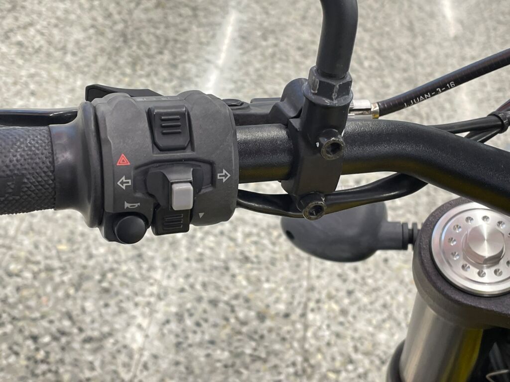 Ducati SCRAMBLER 2016 Keltainen