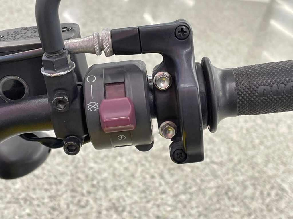 Ducati SCRAMBLER 2016 Keltainen