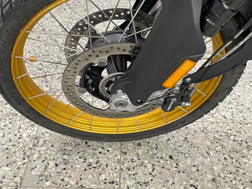 BMW F 2020 Valkoinen