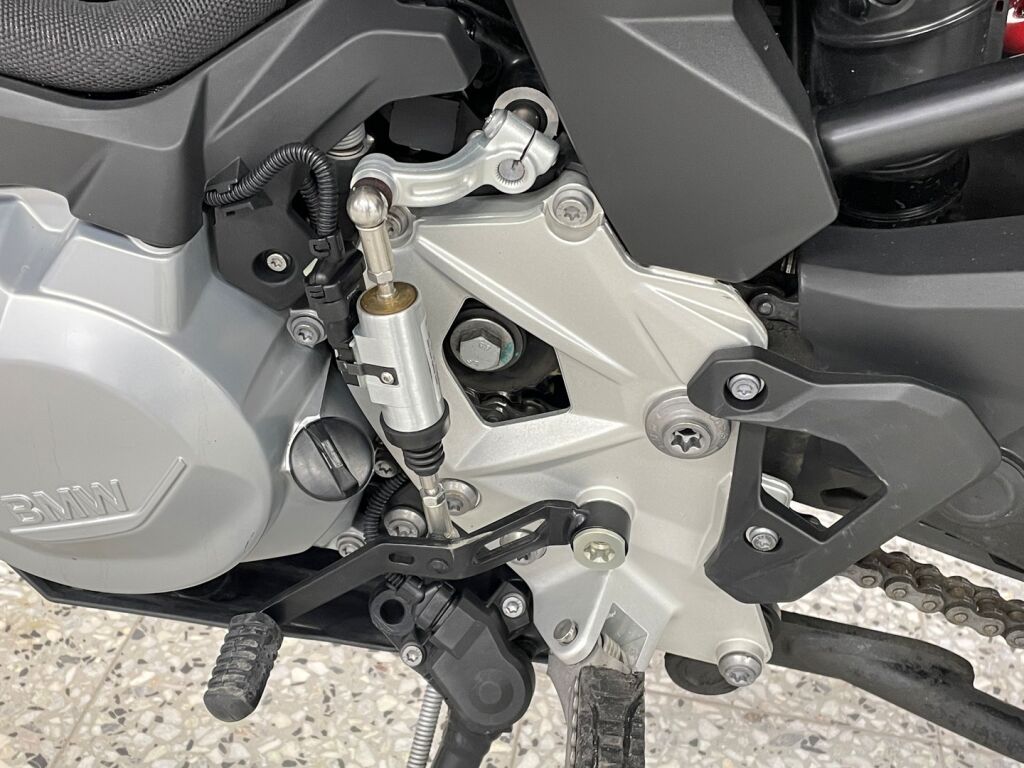 BMW F 2020 Valkoinen