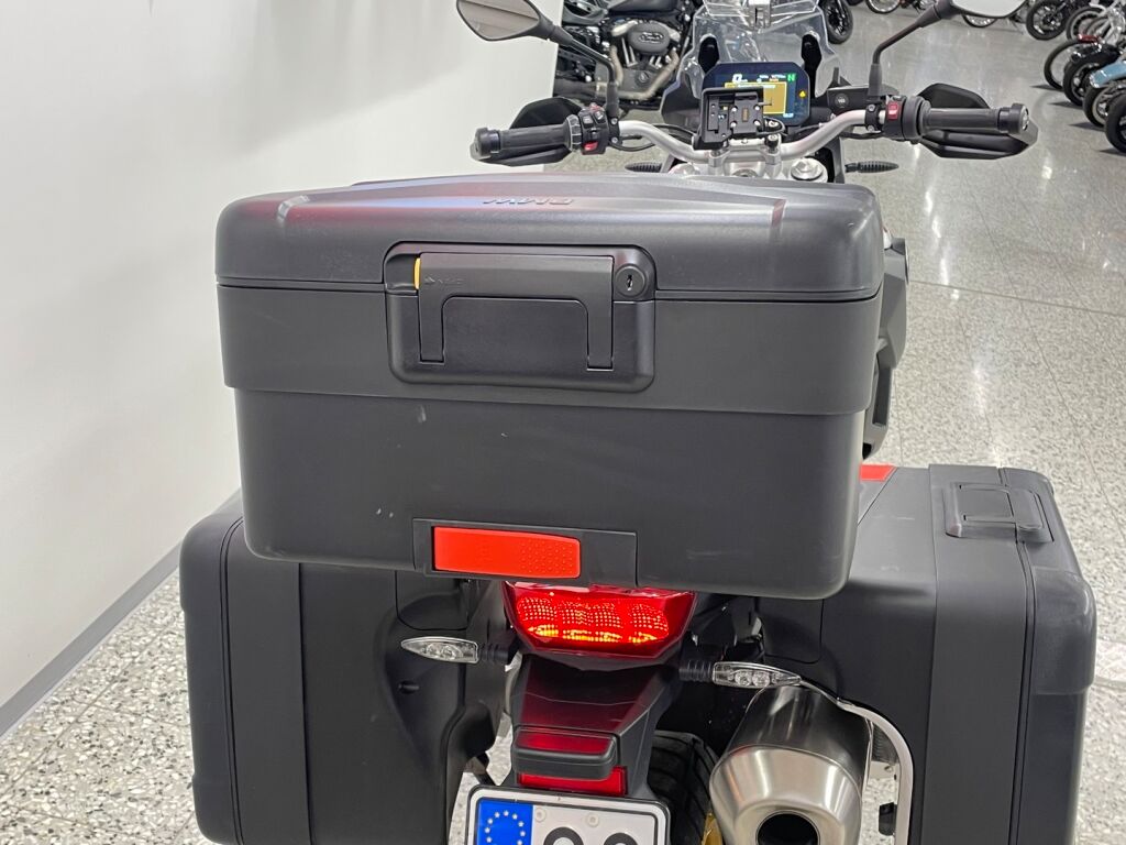 BMW F 2020 Valkoinen