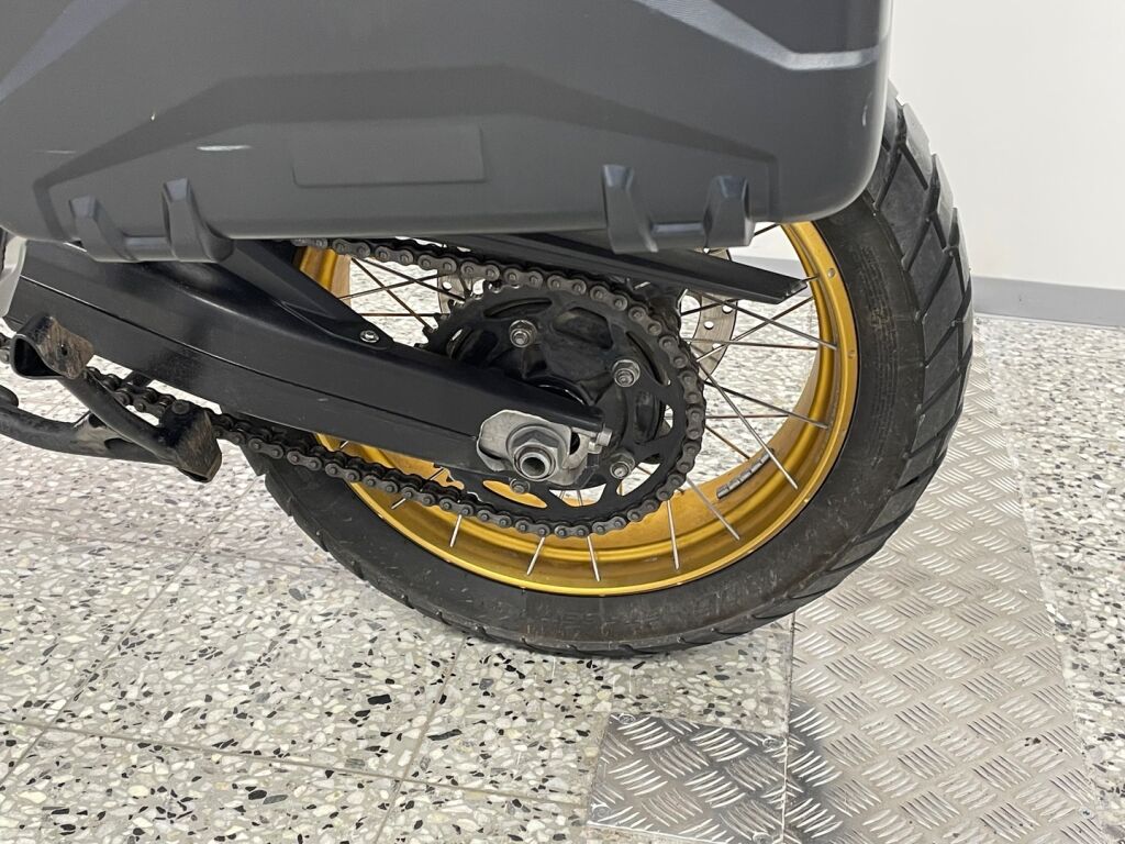 BMW F 2020 Valkoinen