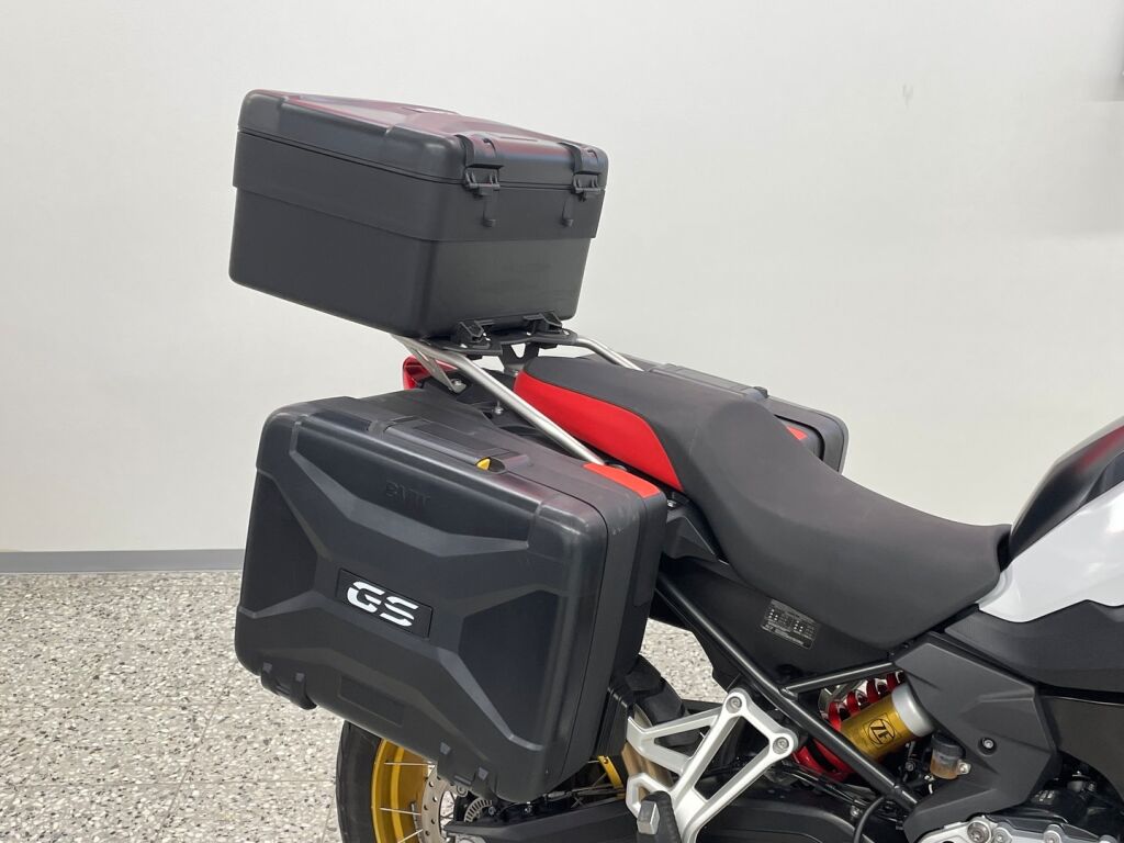 BMW F 2020 Valkoinen