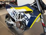 Husqvarna 701 2016 moniväri
