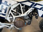 Husqvarna 701 2016 moniväri