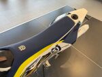 Husqvarna 701 2016 moniväri