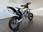 Husqvarna 701 2016 moniväri