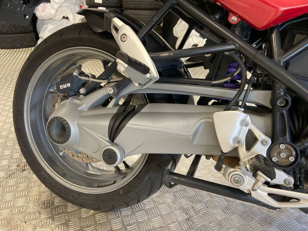 BMW R 2011 Punainen