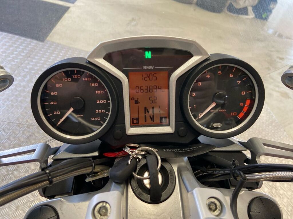 BMW R 2011 Punainen
