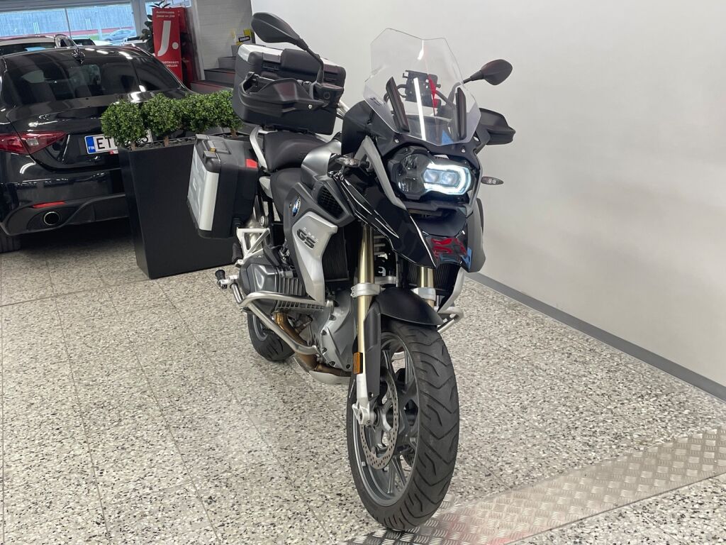 BMW R 2019 Musta