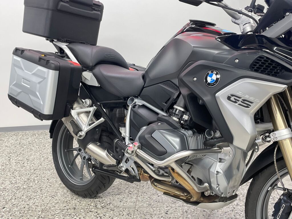 BMW R 2019 Musta